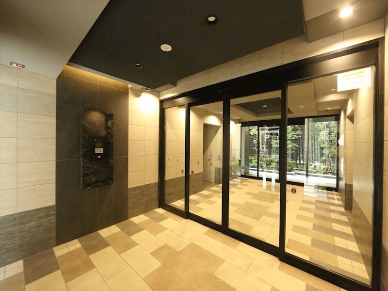 物件内観写真27　(エントランス　オートロック付　防犯カメラ有り)