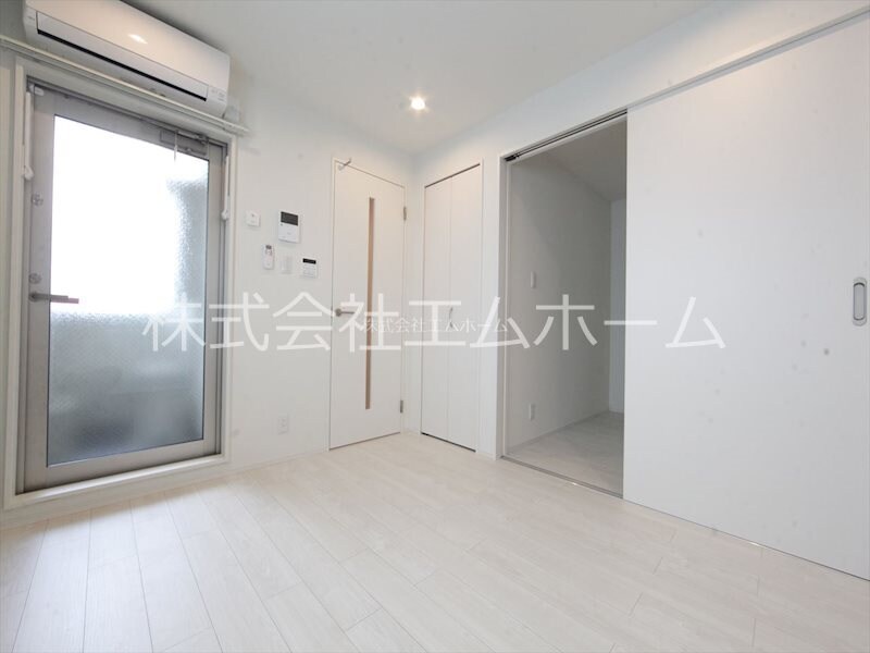 物件内観写真12　(ＤＫ6.4帖　洋室3.7帖　つなげても使えます　同型写真)