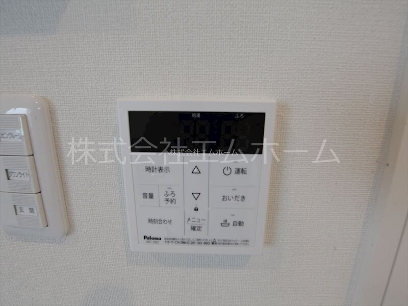 物件内観写真14　(追い焚き給湯設備　同型写真)