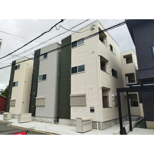 物件外観写真1　(外観　オートロック　デザイナーズ　光インターネット無料)