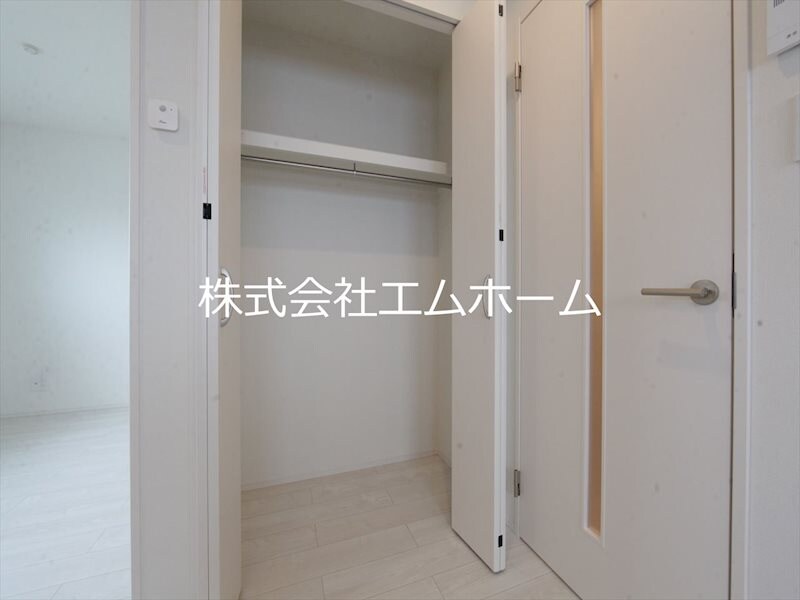 物件内観写真8　(クローゼット（収納充実しています）同型写真)