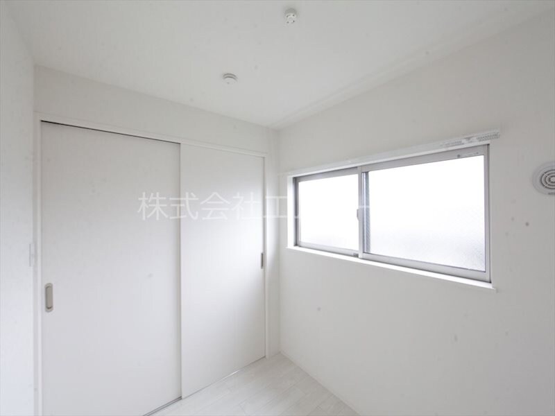 物件内観写真17　(洋室3.3帖　ＤＫ6.3帖とつなげても使えます　同型写真)