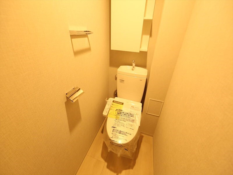 物件内観写真5　(温水洗浄暖房便座付トイレ)