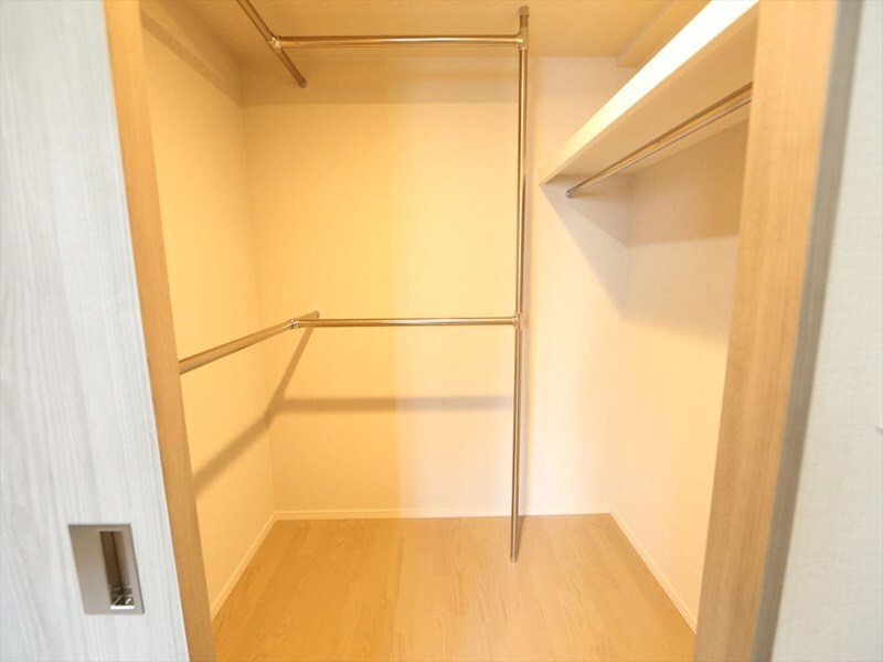 物件内観写真6　(ウォークインクローゼット（収納充実してます）)