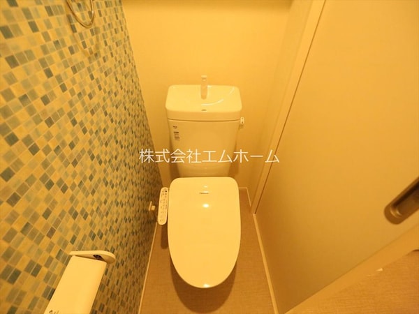 トイレ(温水洗浄暖房便座付トイレ)