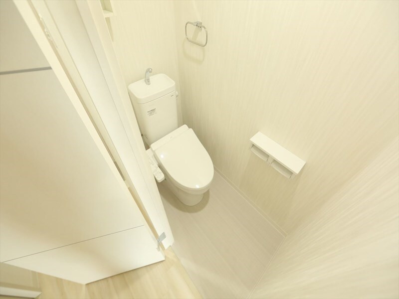 物件内観写真5　(温水洗浄暖房便座付トイレ)