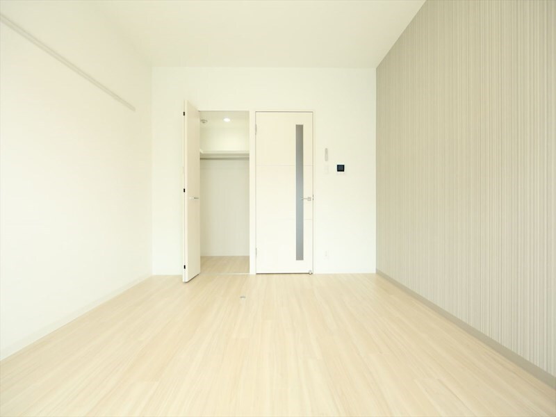 物件内観写真14　(洋室7.4帖　ウォークインクローゼット付（収納充実してます）)