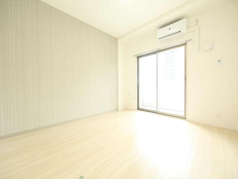 物件内観写真21　(洋室7.4帖　エアコン完備　バルコニー)