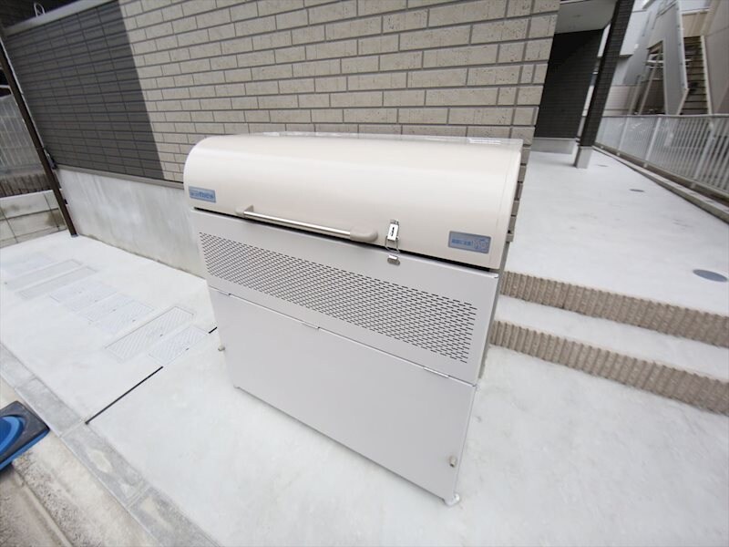 物件内観写真29　(敷地内ゴミ捨て場)