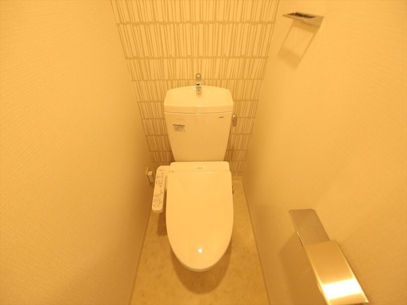 物件内観写真5　(温水洗浄暖房便座付トイレ)