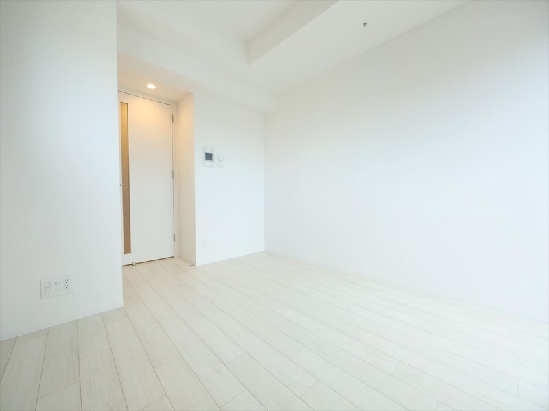 物件内観写真9　(洋室7.3帖　クローゼット付（収納充実してます）)