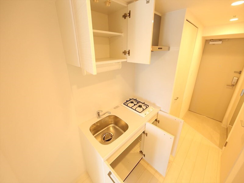 物件内観写真16　(システムキッチン（ガス2口コンロ付）)