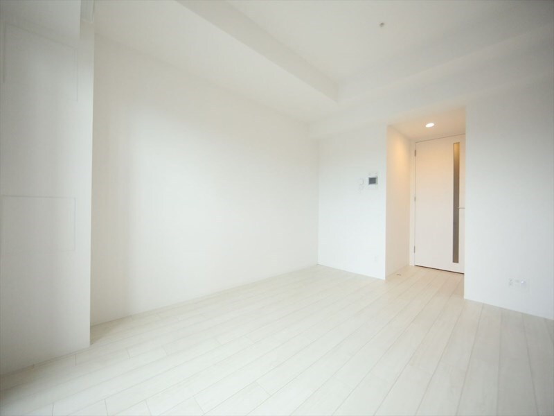 物件内観写真23　(洋室8帖　クローゼット付（収納充実してます）)