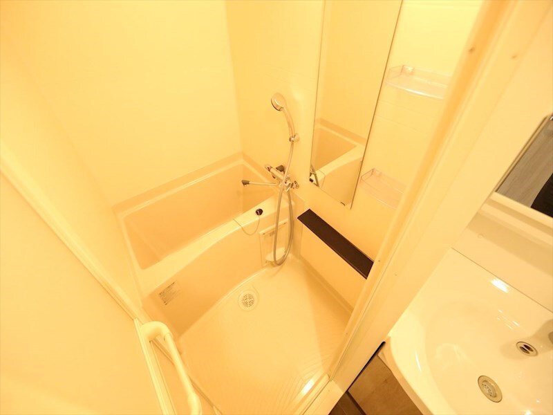 物件内観写真4　(バスルーム　浴室暖房乾燥機付き　同仕様写真)