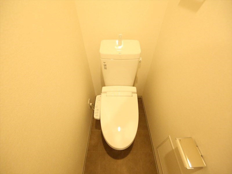 物件内観写真5　(温水洗浄暖房便座付トイレ　同仕様写真)