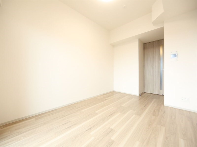 物件内観写真9　(洋室6.7帖　クローゼット付（収納充実してます）　同仕様写真)