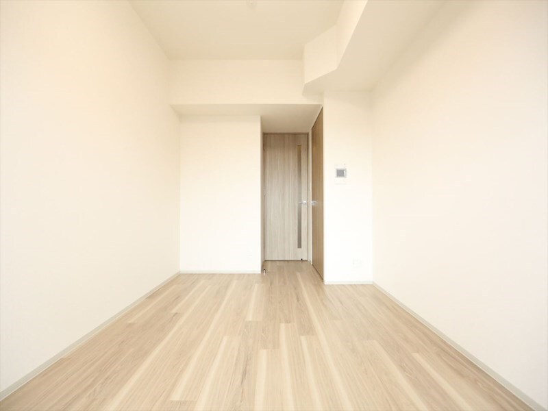 物件内観写真15　(洋室6.7帖　クローゼット付（収納充実してます）　同仕様写真)