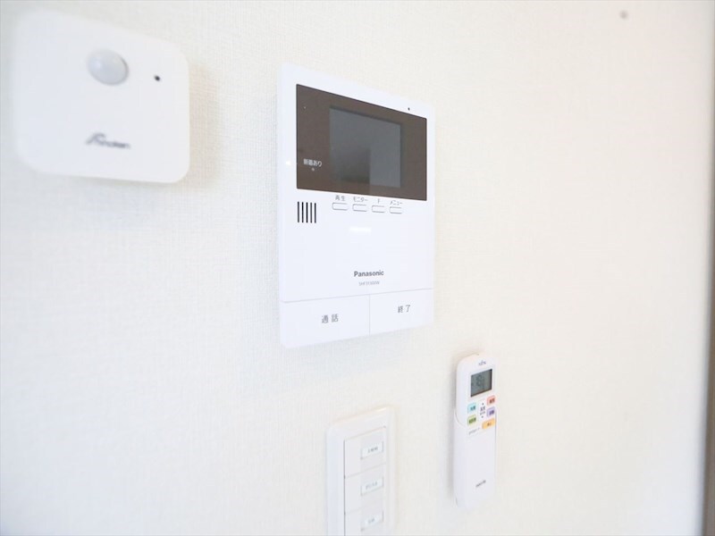 物件内観写真10　(ＴＶモニター付インターホン　同仕様写真)