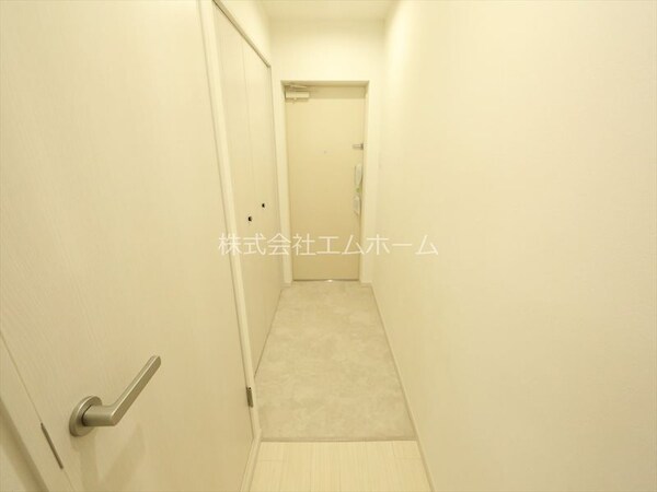 玄関(玄関　シューズボックス付（収納充実してます）)