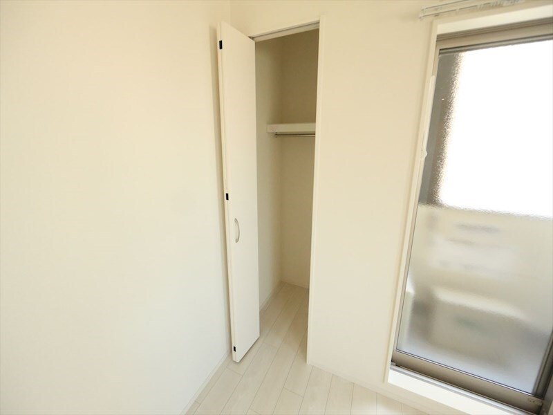 物件内観写真6　(クローゼット（収納充実してます）　同仕様写真)