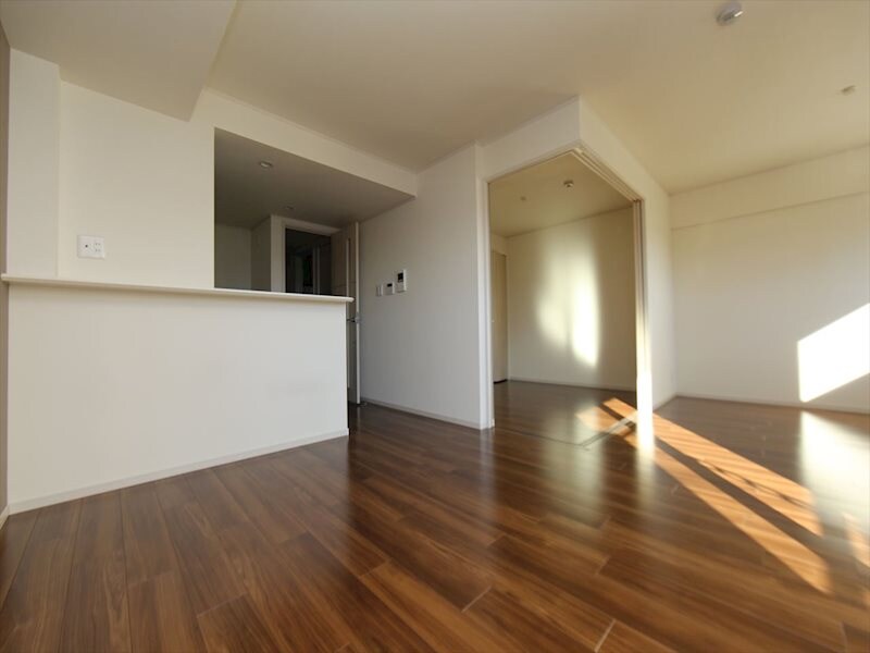 物件内観写真2　(LDK15.4帖　カウンターキッチン)