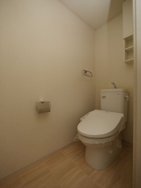 物件内観写真5　(温水洗浄暖房便座付トイレ)