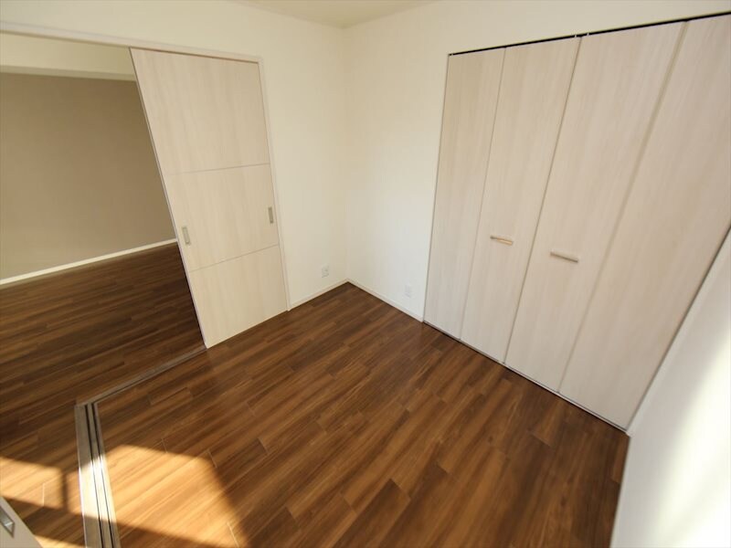 物件内観写真29　(洋室4.6帖　クローゼット付)