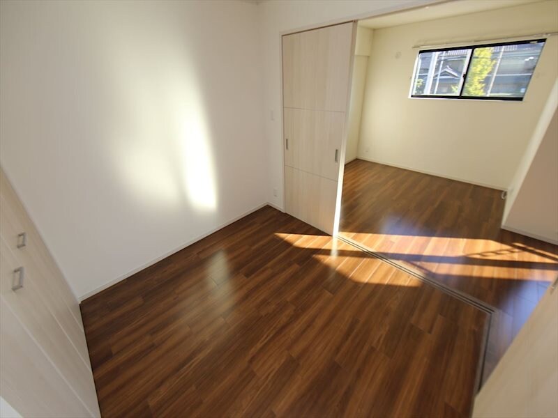 物件内観写真31　(洋室4.6帖　クローゼット付)