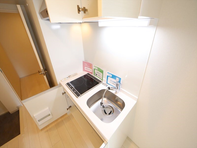 物件内観写真7　(システムキッチン（ＩＨ2口コンロ付）)