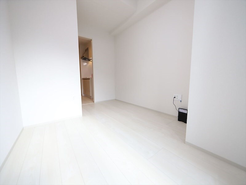 物件内観写真14　(洋室6.6帖　エアコン完備　バルコニー)