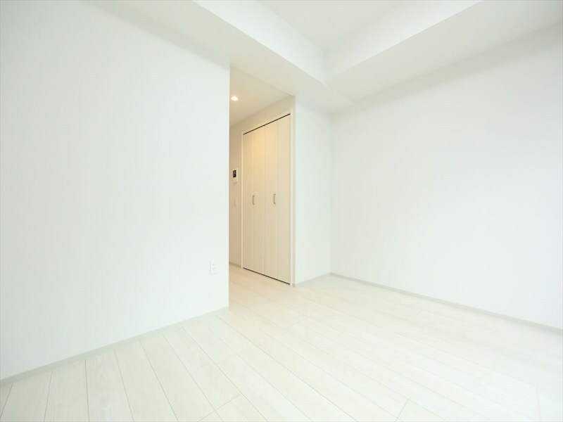 物件内観写真18　(洋室7.7帖　クローゼット付（収納充実してます）)