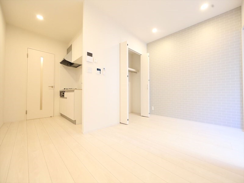 物件内観写真2　(ＬＤＫ8帖　システムキッチン　クローゼット付　同仕様写真)