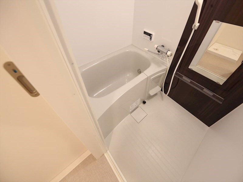 物件内観写真4　(浴室暖房乾燥機付　追い焚き機能付お風呂　同仕様写真)