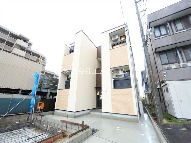 物件外観写真1　(外観　オートロック付　宅配ＢＯＸ有り)