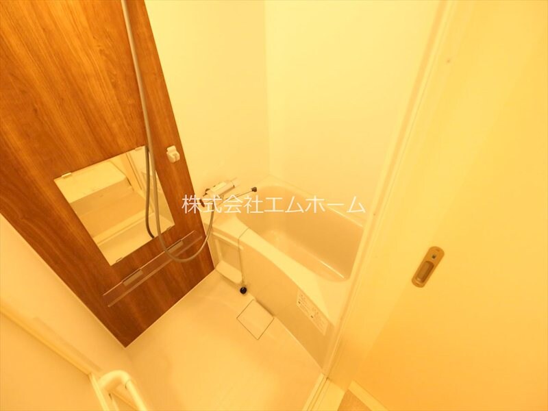 物件内観写真4　(バスルーム　浴室暖房乾燥機付き)