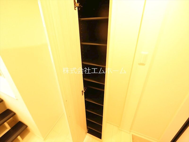 物件内観写真8　(玄関　シューズボックス付)