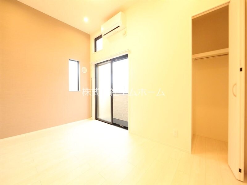 物件内観写真14　(洋室6.5帖　ロフト6.2帖（収納にも寝室にも使えます）)