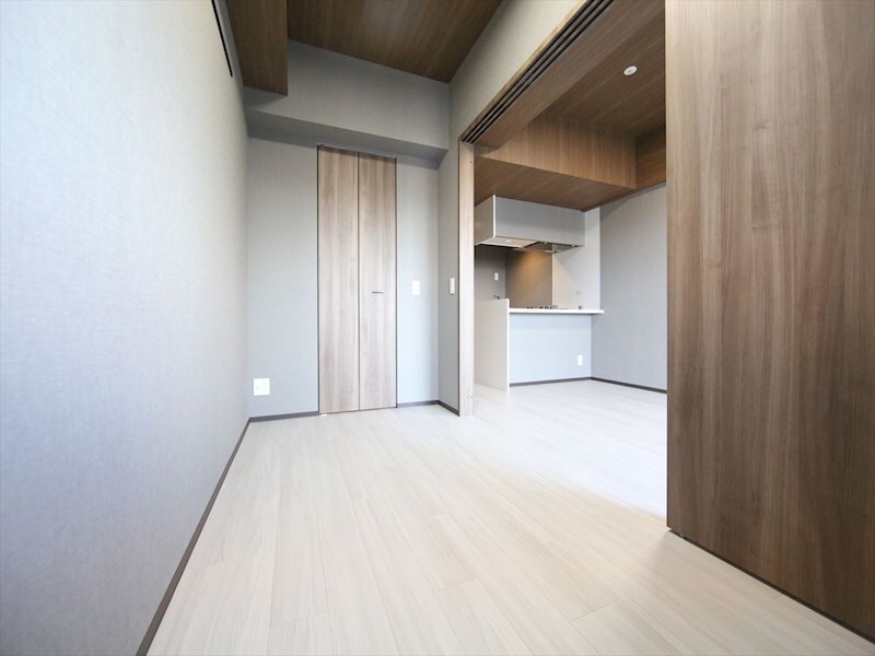 物件内観写真9　(洋室4.4帖　ウォークインクローゼット付（収納充実してます）)