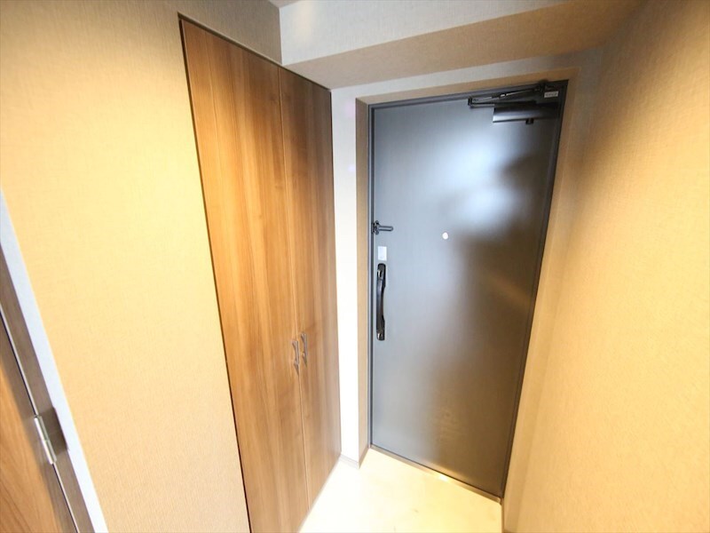 物件内観写真21　(玄関　シューズボックス付（収納充実してます）)