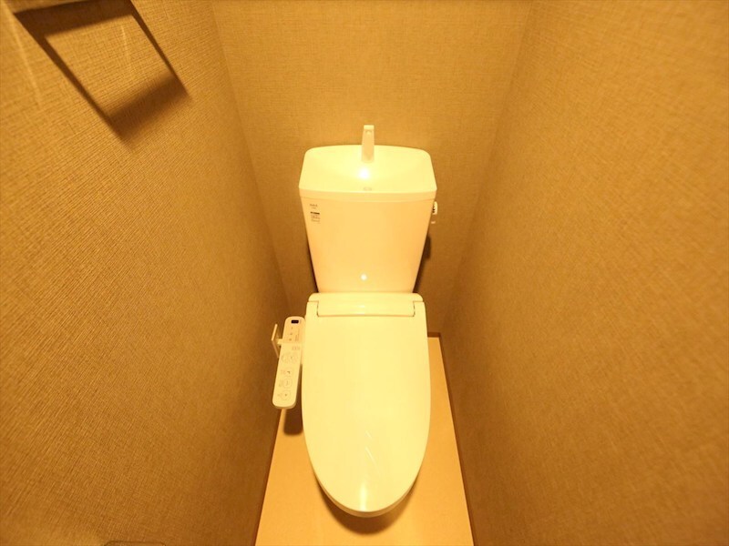 物件内観写真5　(温水洗浄暖房便座付トイレ)