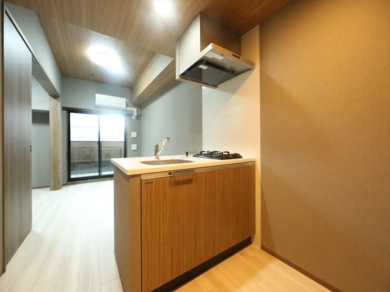 物件内観写真7　(システムキッチン（ガス2口コンロ付）)