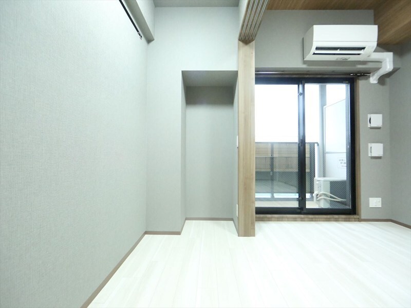 物件内観写真23　(ＬＤＫ8.2帖　洋室2.5帖　エアコン完備　バルコニー)