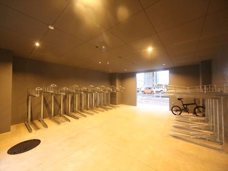 物件内観写真30　(屋根付き駐輪場)