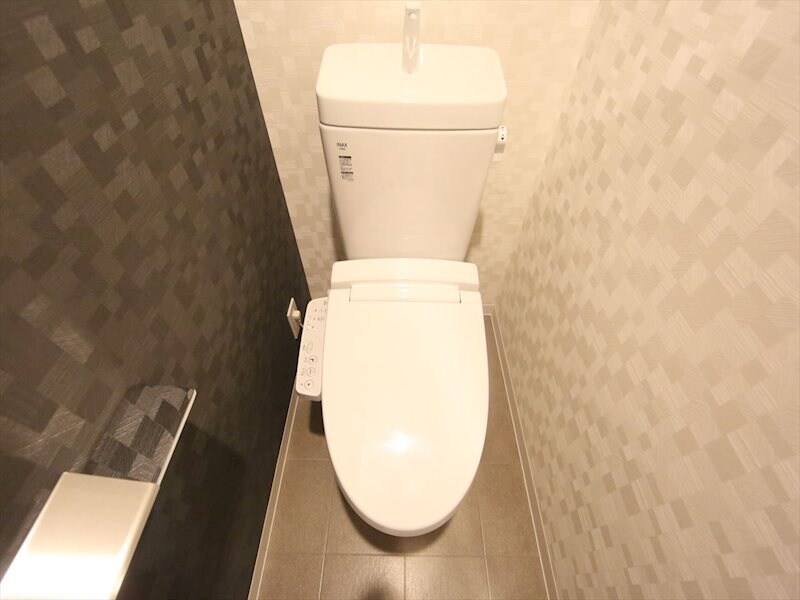 物件内観写真5　(温水洗浄暖房便座付トイレ)