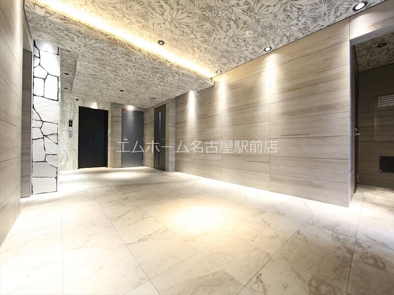 物件内観写真13　(防犯カメラ完備　エレベーター　)