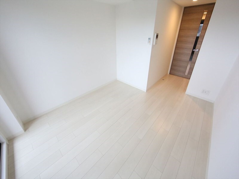 物件内観写真15　(洋室7.3帖　クローゼット付（収納充実してます）)