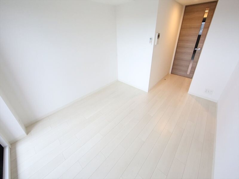 物件内観写真23　(洋室7.3帖　クローゼット付（収納充実してます）)