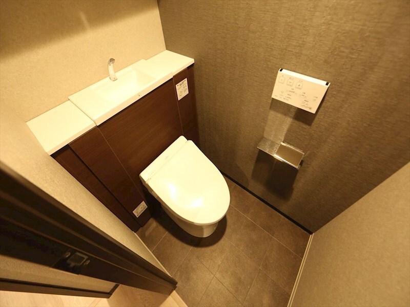 物件内観写真5　(温水洗浄暖房便座付トイレ)