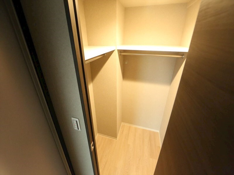 物件内観写真6　(ウォークインクローゼット（収納充実してます）)