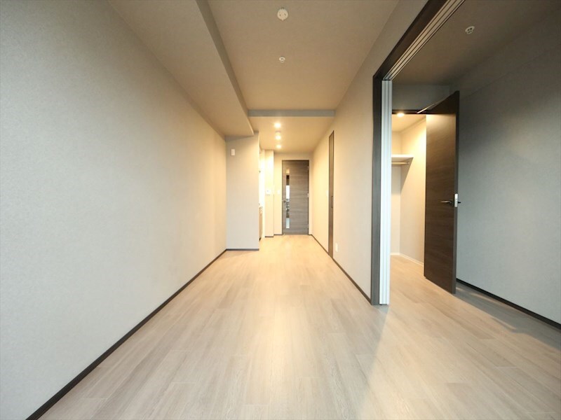 物件内観写真15　(ＬＤＫ10.2帖　洋室3.5帖　つなげても仕切っても使えます)